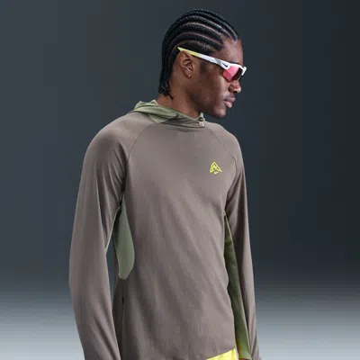 Nike Men's Dri-fit Uv Hooded Running Top In Gray