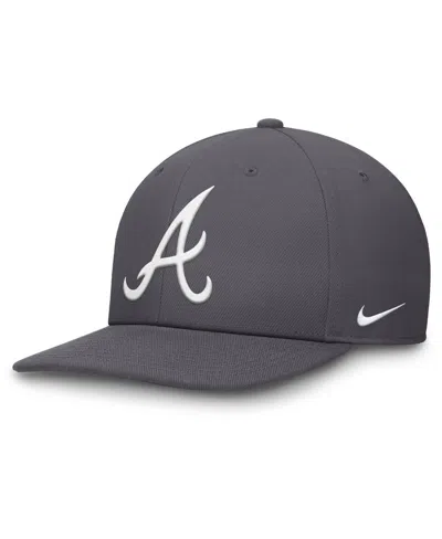 NIKE MEN'S GRAY ATLANTA BRAVES PRO PERFORMANCE SNAPBACK HAT