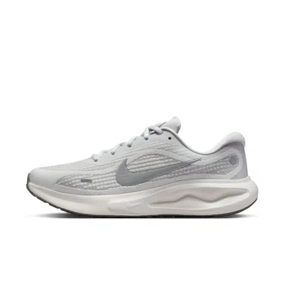 Nike Men's Journey Run Road Running Shoes In White