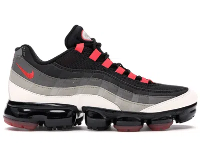 Pre-owned Nike Men's  Air Vapormax 95 Comet Sneakers In White/hot Red/dark Pewter In Multi