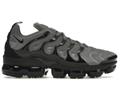 Pre-owned Nike Men's  Air Vapormax Plus Sneakers In Cool Grey/black In Multi