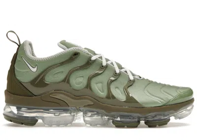Pre-owned Nike Men's  Air Vapormax Plus Sneakers In Oil Green/medium Olive/metallic Silver