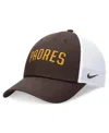 NIKE MEN'S NIKE BROWN SAN DIEGO PADRES EVERGREEN WORDMARK TRUCKER ADJUSTABLE HAT