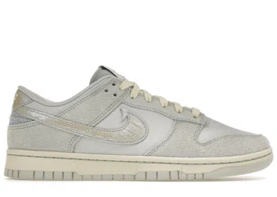 Pre-owned Nike Men's  Dunk Low Se Gone Fishing Chinook Salmon Sneakers In Photon Dust/light Silver/alabaster
