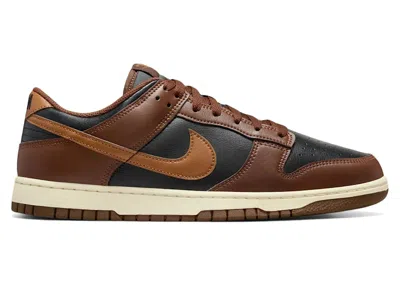 Pre-owned Nike Men's  Dunk Low Sneakers In Brown/black