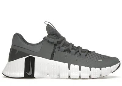 Pre-owned Nike Men's  Free Metcon 5 Sneakers In Smoke Grey/iron Grey/black
