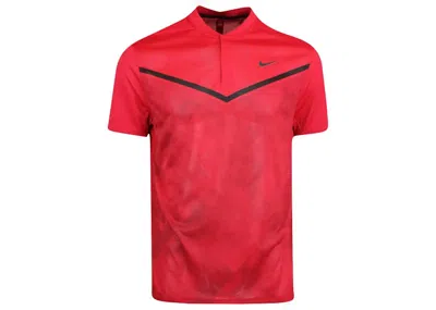 Pre-owned Nike Men's  Golf Drifit Adv Tiger Woods T-shirt In Red