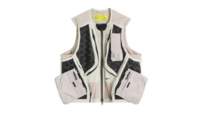 Pre-owned Nike Men's  Ispa Modular Pocket Vest In Light Bone/moon Particle/black