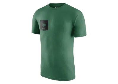 Pre-owned Nike Men's  Nba Boston Celtics Pockets Logo T-shirt In Green