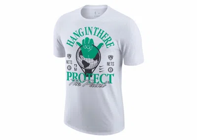 Pre-owned Nike Men's  Nba Brooklyn Nets Courtside Max 90 Loose Fit T-shirt In White/black/green
