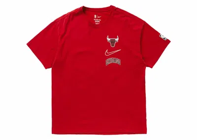 Pre-owned Nike Men's  Nba Chicago Bulls Courtside City Edition Loose Fit T-shirt In Red