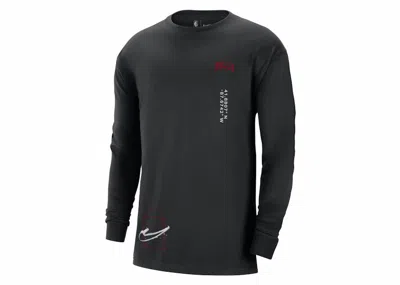 Pre-owned Nike Men's  Nba Chicago Bulls Cts Max 90 Loose Fit Long Sleeve T-shirt In Black