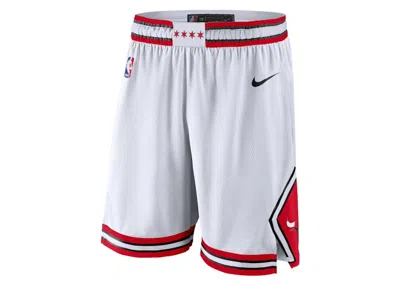 Pre-owned Nike Men's  Nba Chicago Bulls Swingman Association Edition Drifit Shorts In White