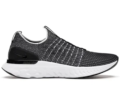 Pre-owned Nike Men's  React Phantom Run Flyknit 2 Blend Sneakers In Black/white