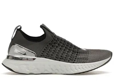 Pre-owned Nike Men's  React Phantom Run Flyknit 2 Silver Sneakers In Iron Grey/black/particle Grey In Multi