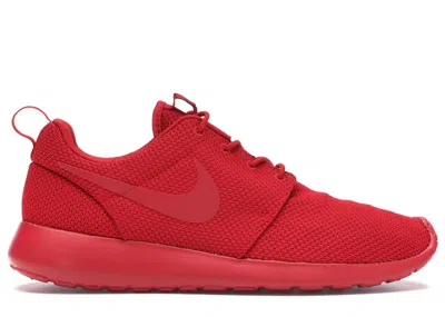 Pre-owned Nike Men's  Roshe Run Triple Red Sneakers In Varsity Red/varsity Rd