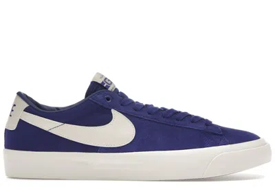 Pre-owned Nike Men's  Sb Blazer Low Gt Summit White Sneakers In Game Royal/black