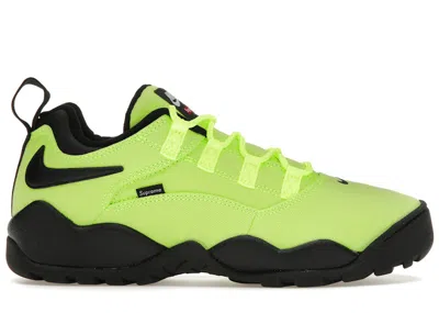 Pre-owned Nike Men's  Sb Darwin Low Supreme Sneakers In Volt/black/white