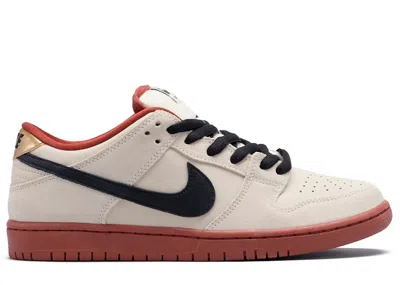Pre-owned Nike Men's  Sb Dunk Low Pro Hennessy Sneakers In Muslin/black
