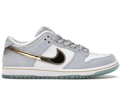 Pre-owned Nike Men's  Sb Dunk Low Sean Cliver (special Box) Sneakers In Ice Blue/white/metallic Gold In Multi