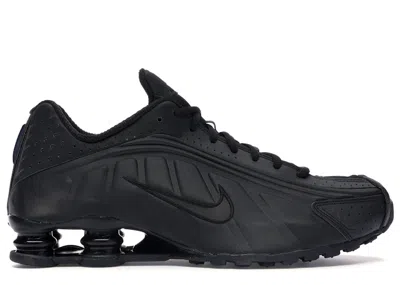 Pre-owned Nike Men's  Shox R4 Triple Sneakers In Black