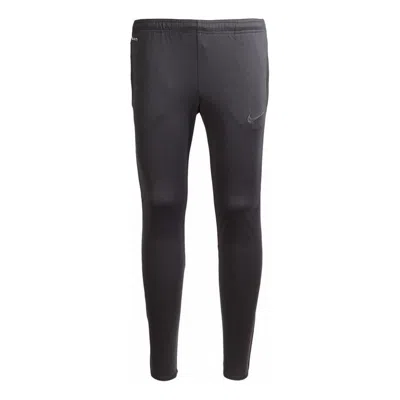 Nike Men's  Sports Living Series Solid Color Logo Embroidered Slim Fit Straight-leg Casual Pants/trou In Black