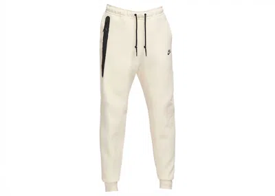 Pre-owned Nike Men's  Sportswear Tech Fleece Joggers In Coconut Milk/black In Multi