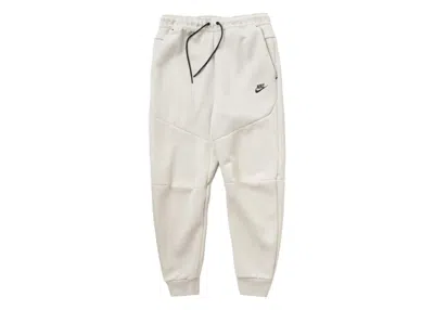Pre-owned Nike Men's  Sportswear Tech Fleece Joggers In Light Bone/black In Multi