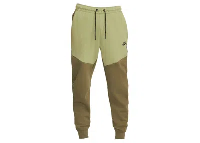 Pre-owned Nike Men's  Sportswear Tech Fleece Joggers In Medium Olive/alligator/black In Multi