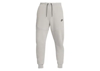 Pre-owned Nike Men's  Sportswear Tech Fleece Sweatpants In Stone/black