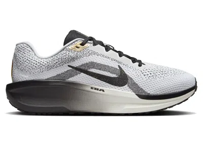 Pre-owned Nike Men's  Winflo 11 Se Black Sneakers In White/metallic Gold/light Smoke Grey In Multi