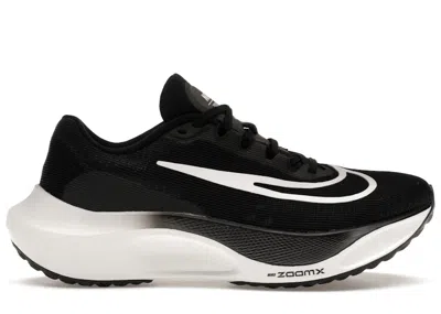 Pre-owned Nike Men's  Zoom Fly 5 Sneakers In Black/white