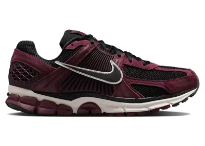 Pre-owned Nike Men's  Zoom Vomero 5 Sneakers In Dark Team Red/black