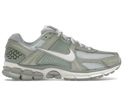 Pre-owned Nike Men's  Zoom Vomero 5 Sneakers In Jade Horizon/phantom/light Silver