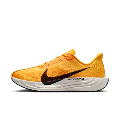 Nike Pegasus Plus Lv8 Logo-print Flyknit Running Sneakers In Yellow