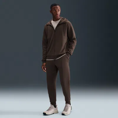 Nike Men's Primary Fleece Dri-fit Uv Performance Jogger Pants In Brown