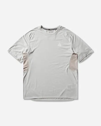 Nike Men S Acg  Solar Chase  Dri-fit Adv Trail Running Top Grey Fog In White