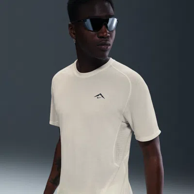 Nike Men's Solar Chase Dri-fit Adv Short-sleeve Running Top In White