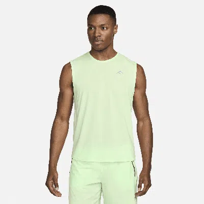 Nike Dri-fit Solar Chase Trail Running Sleeveless T-shirt In Green