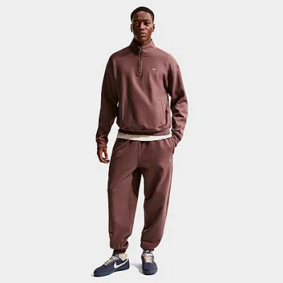 Nike Men's Solo Swoosh Fleece Quarter-zip Top In Brown