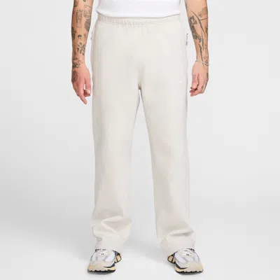 NIKE MEN'S SOLO SWOOSH OPEN-HEM FLEECE PANTS,1015652637