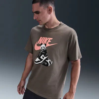 Nike Men's  Sportswear "dunk" T-shirt In Brown