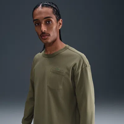 Nike Men's  Sportswear Premium Essentials Long-sleeve Pocket T-shirt In Green