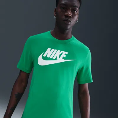 Nike Men's  Sportswear T-shirt In Green