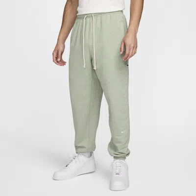 Nike Men's Standard Issue Dri-fit Basketball Pants In Green