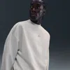 Nike Men's Standard Issue Therma-fit Basketball Crew In White