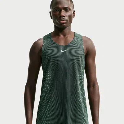 Nike Men's Stride Aero-fit Running Tank Top In Black