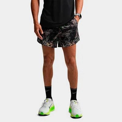Nike Men's Stride Dri-fit Brief-lined Realtree 5" Running Shorts In Neutral