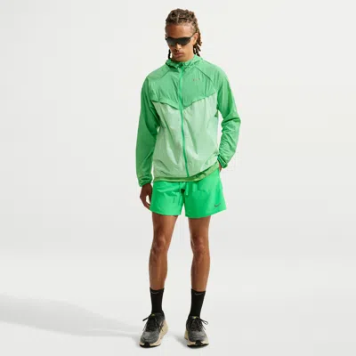 Nike Men's Stride Dri-fit 7" 2-in-1 Running Shorts In Green