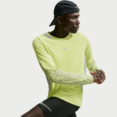 Nike Men's Stride Dri-fit Winterized Long-sleeve Running Top In Yellow